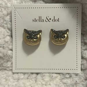 Stella and & Dot pave owl stud earrings new in box gold smoke/pet free giftable